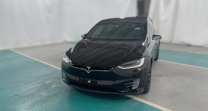 2018 Tesla Model X 75D in Solid Black — photo 1