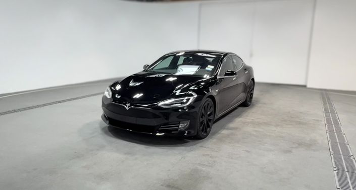 2019 Tesla Model S Performance in Black — photo 1