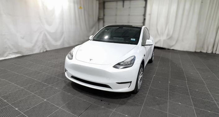 2021 Tesla Model Y Standard Range in White — photo 1