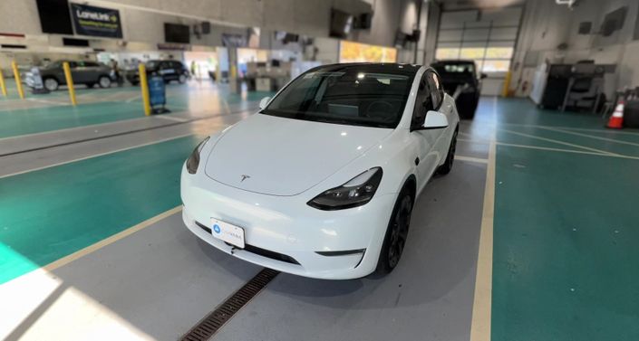 2024 Tesla Model Y Performance AWD White